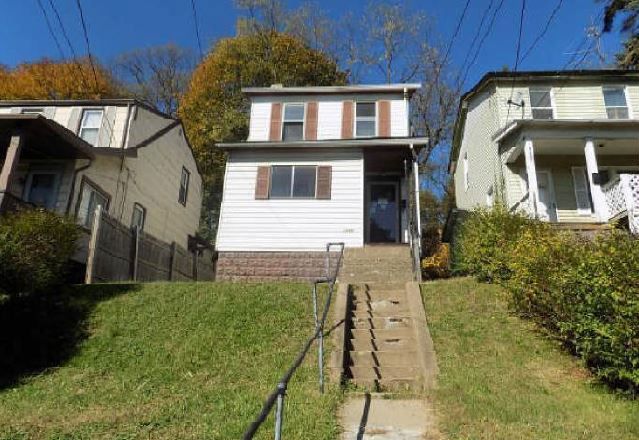 1042 Lessing St, Pittsburgh, PA 15220