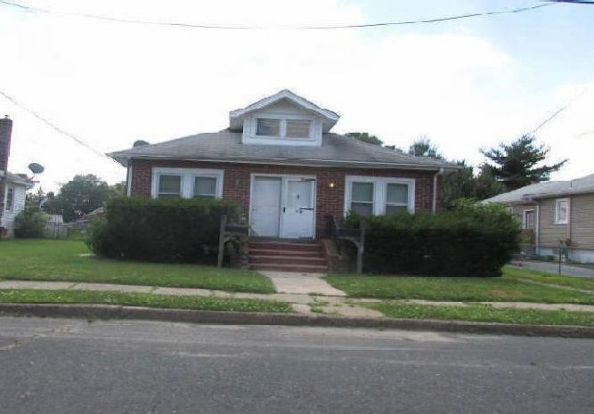 37 N Chester Ave, Riverside, NJ 08075