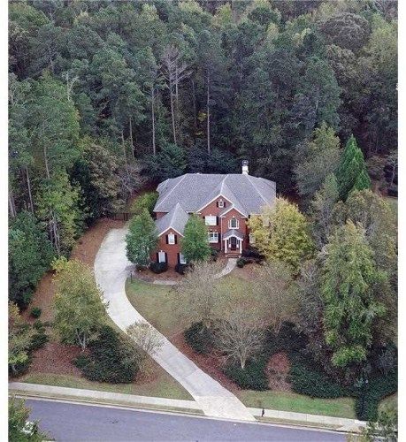 833 Hallbrook Ln, Alpharetta, GA 30004