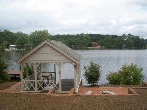 111 Lake Point Dr, Carrollton, GA 30117