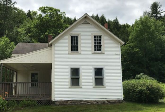 20 Laurel Rd, Huntington, MA 01050