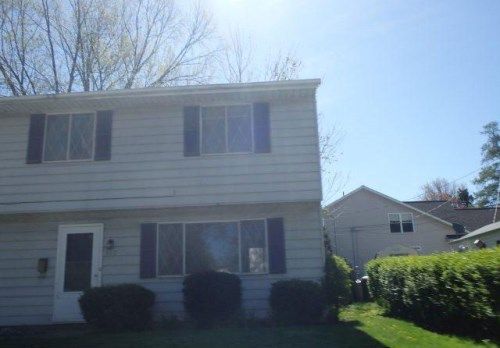 617 Campers Dr, Eastlake, OH 44095