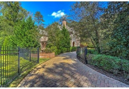 765 Crest Valley Dr, Atlanta, GA 30327