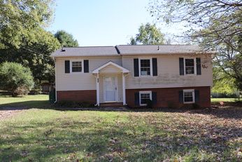 134 Wallace St, Boonville, NC 27011