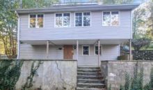 90 Engleside Ter Sandy Hook, CT 06482