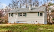25 Barry Dr Gales Ferry, CT 06335