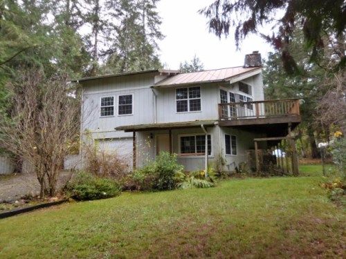 360 E Twanoh Falls Dr, Belfair, WA 98528