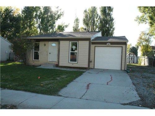 406 Pinnacle Dr, Riverton, WY 82501