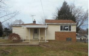 3629 Albrecht Ave, Akron, OH 44312