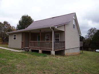 2420 E Gooseneck Rd, Sparta, TN 38583