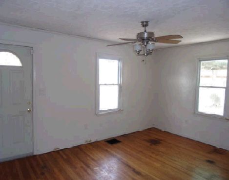 4928 Wellsworth Ave, Louisville, KY 40216