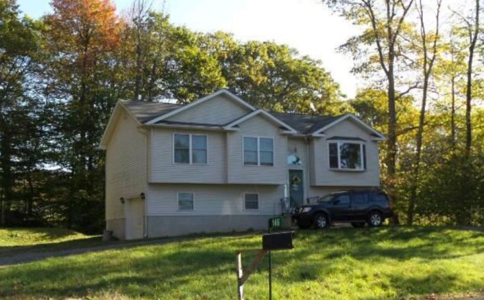 146 McNamara Ln, Tobyhanna, PA 18466