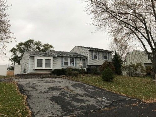 7634 Fitzpatrick Dr, Liverpool, NY 13088