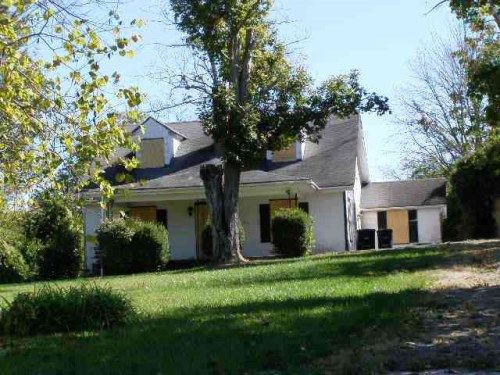 340 Cardwell Ln, Frankfort, KY 40601