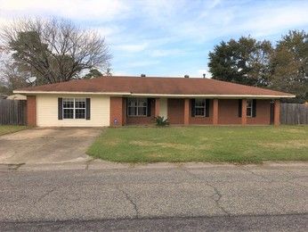 2405 East Birch Dr, Gulfport, MS 39503