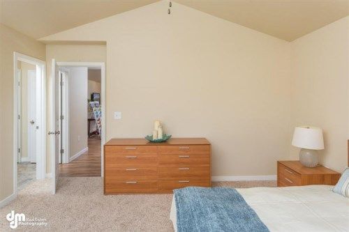 8974 Dry Creek Loop, Anchorage, AK 99502