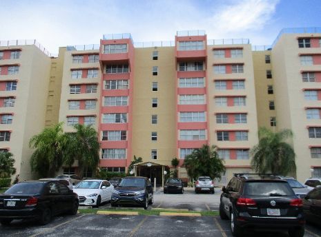 9143 SW 77th Ave Apt B-306, Miami, FL 33156