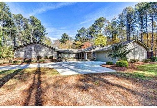 1258 Dogwood Rd, Snellville, GA 30078