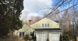 35 Bayberry Ln, Easton, CT 06612