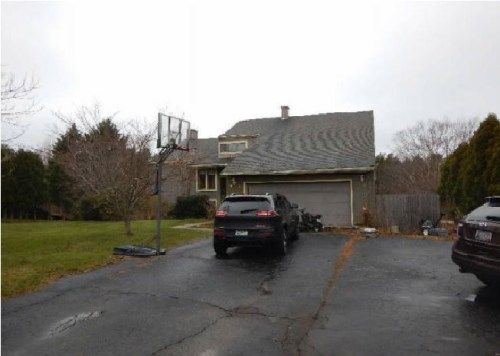 13 J H Dwyer Dr, Middletown, RI 02842