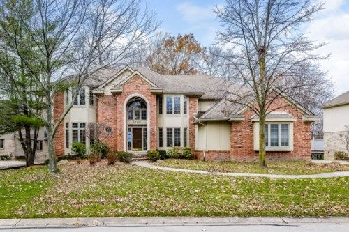 27131 Winchester Ct, Farmington, MI 48331