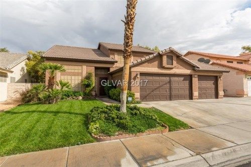 2424 Goldenmoon Street, Las Vegas, NV 89108