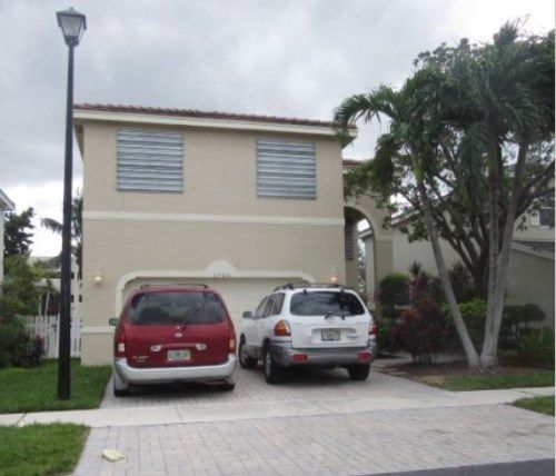 5780 S Sable Cr, Pompano Beach, FL 33063