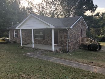 852 Hafner Rd, Charlotte, TN 37036
