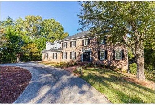 335 Crosstree Ln, Atlanta, GA 30328