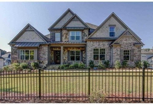 631 Mabry Rd, Atlanta, GA 30328
