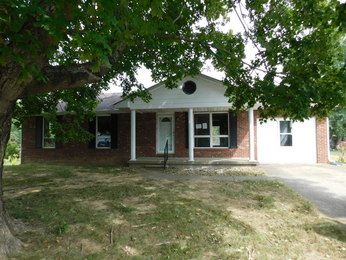 512 N Line St, Creal Springs, IL 62922