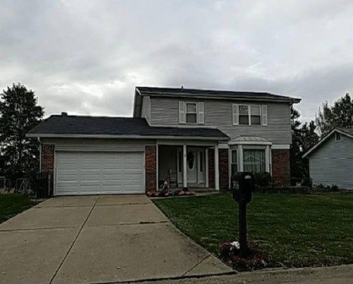 3936 Summer Forest Dr, Saint Charles, MO 63304