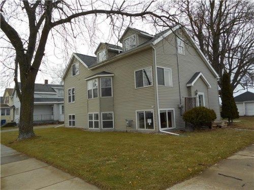 522 W 5th Ave, Oshkosh, WI 54902