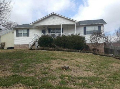 10011 Hunter Trace Dr, Soddy Daisy, TN 37379