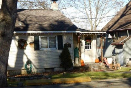32 Mcnabb Rd, Lake Hopatcong, NJ 07849