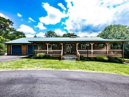 312 S Maple Dr, Jasper, GA 30143