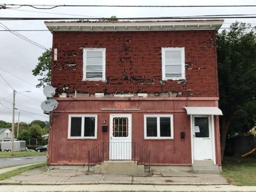 111-113 Wheatland Ave, Chicopee, MA 01020