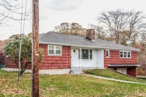 48 Old Farm Rd, Groton, CT 06340