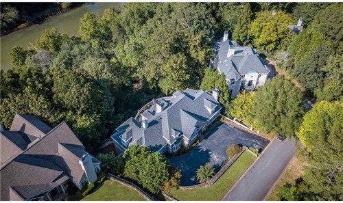 35 Pointe Ridge Dr, Atlanta, GA 30328