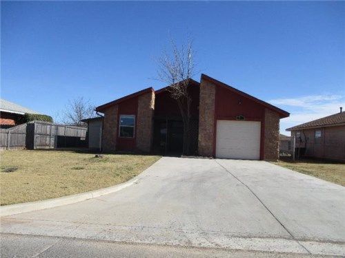 744 SW 43rd St, Lawton, OK 73505