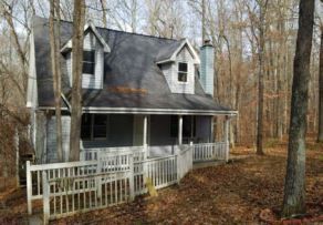 211 Wychwood Dr, Nashville, IN 47448