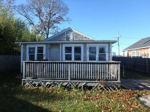 43 Circuit Ave, Wareham, MA 02571