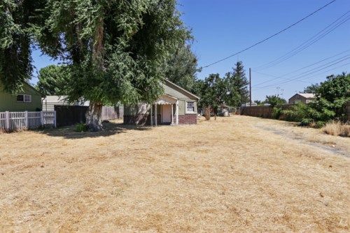 7069 McComber St, Sacramento, CA 95828