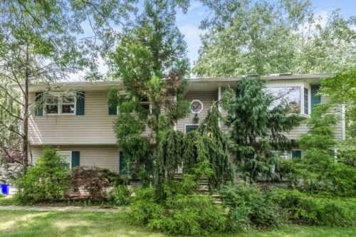 22 10th St, Monroe Township, NJ 08831