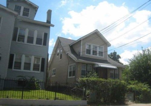 28 Schuyler Ave, Newark, NJ 07112