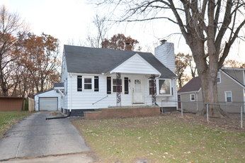 107 W Forrest Ave, East Peoria, IL 61611