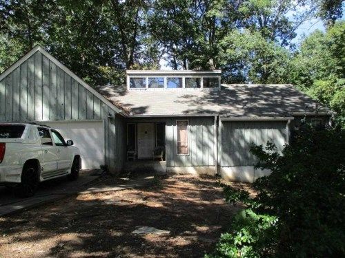 6854 Laurelwood Dr, Douglasville, GA 30135