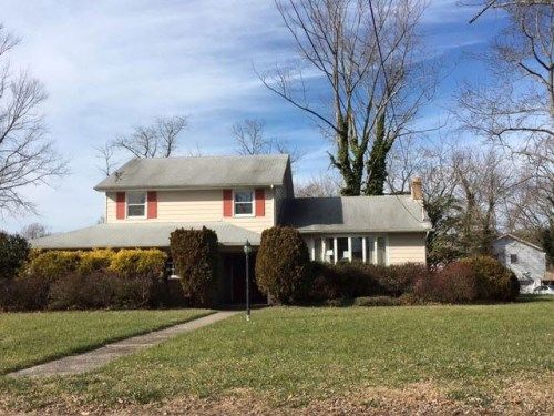 858 Queens Rd, Vineland, NJ 08361