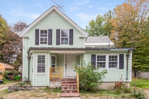 5 Crescent St, Pepperell, MA 01463