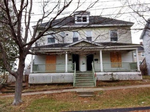 8 Daniels Ave, Pittsfield, MA 01201